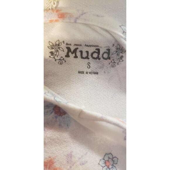 Mudd White Cold Shoulder Flowered T-Shirt - Picture 8 of 10